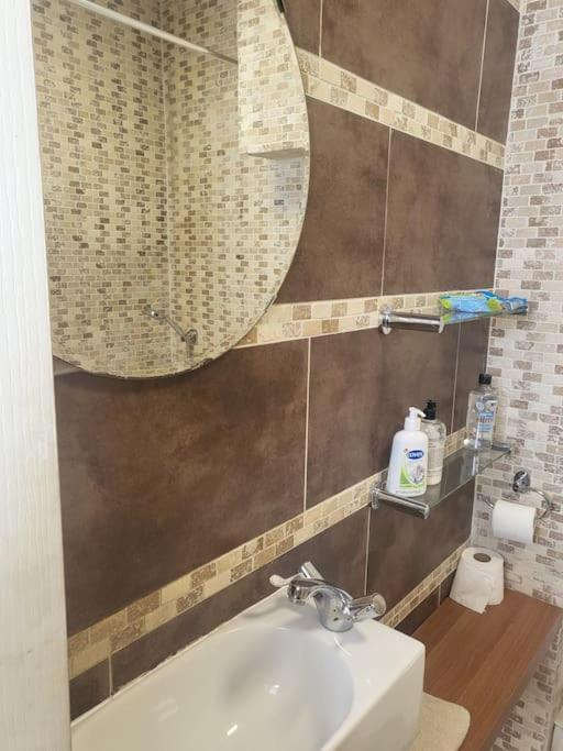 3 Bed House Luton London Luton Airport Parking