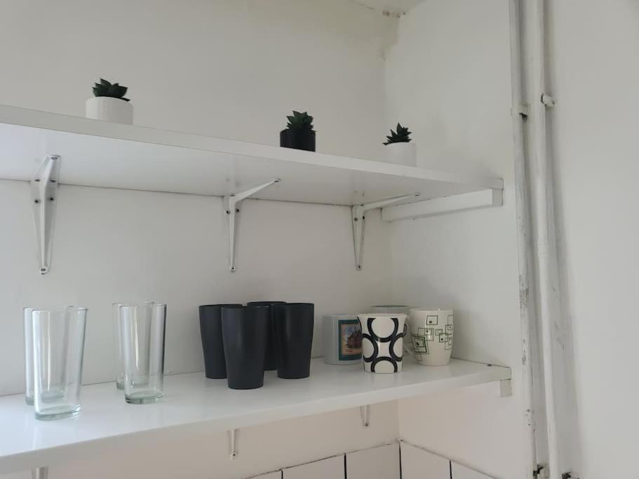 Apartment 3 Bed House Luton London Luton Airport Parking