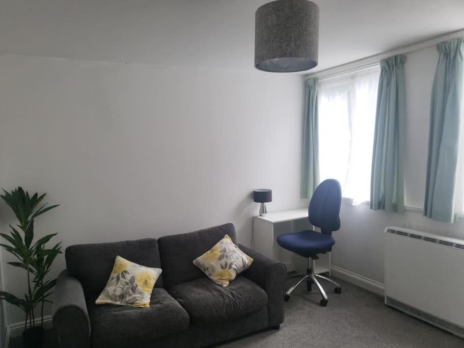 3 Bed House Luton London Luton Airport Parking Apartment Luton (Bedfordshire)