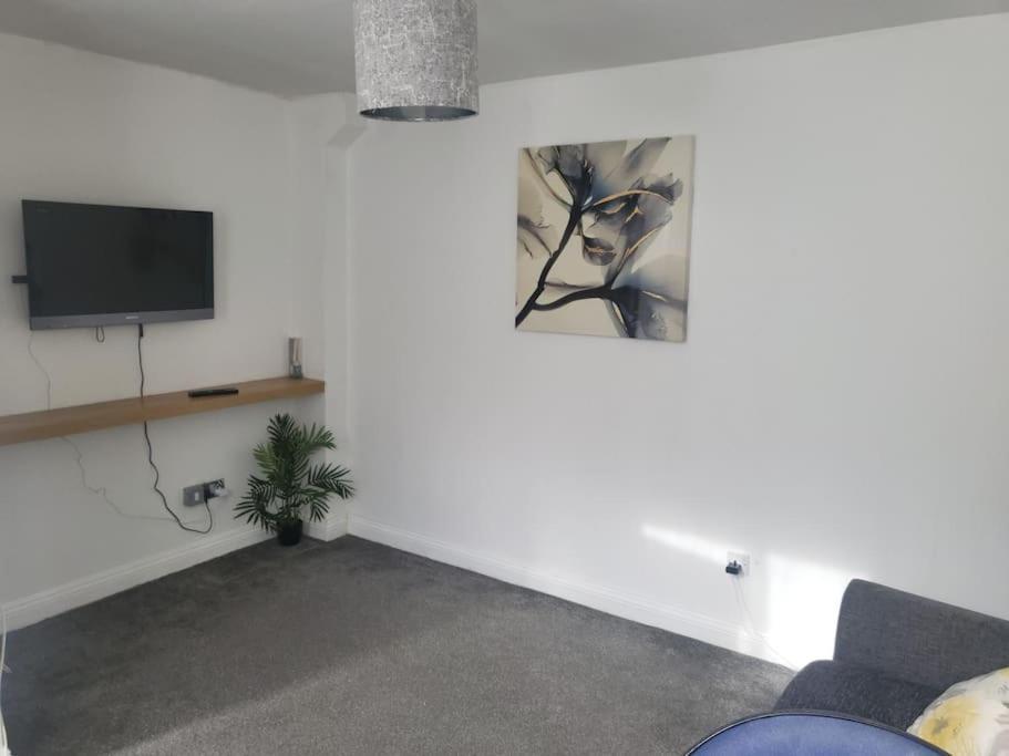 Apartment 3 Bed House Luton London Luton Airport Parking