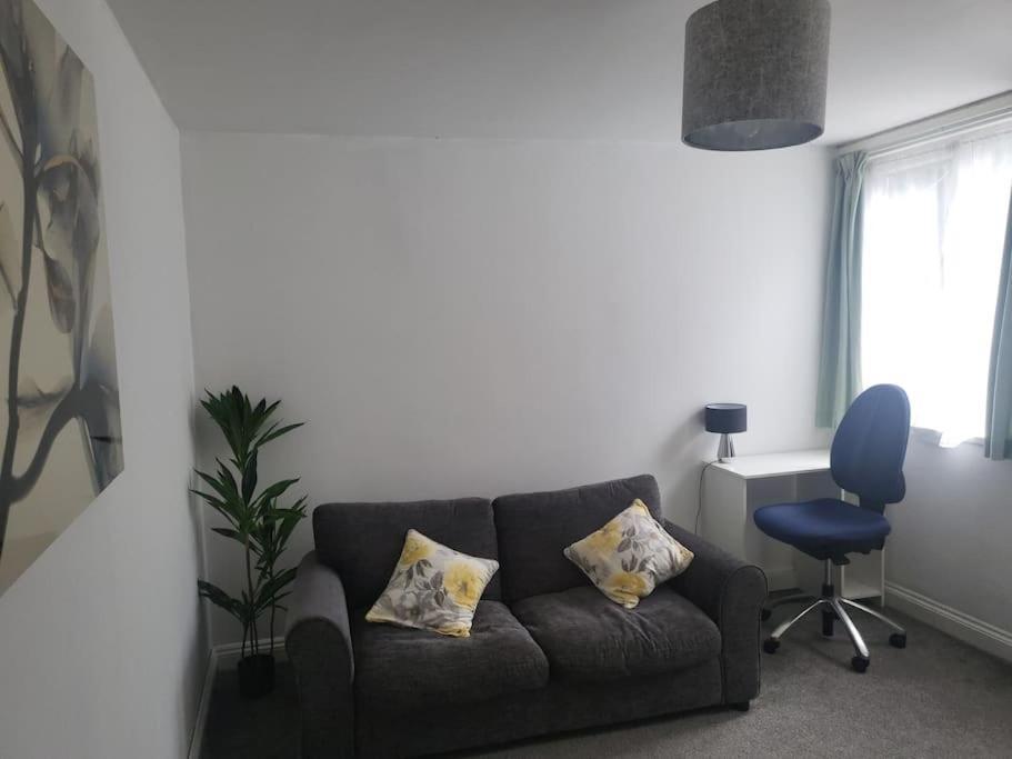 3 Bed House Luton London Luton Airport Parking * Luton (Bedfordshire)