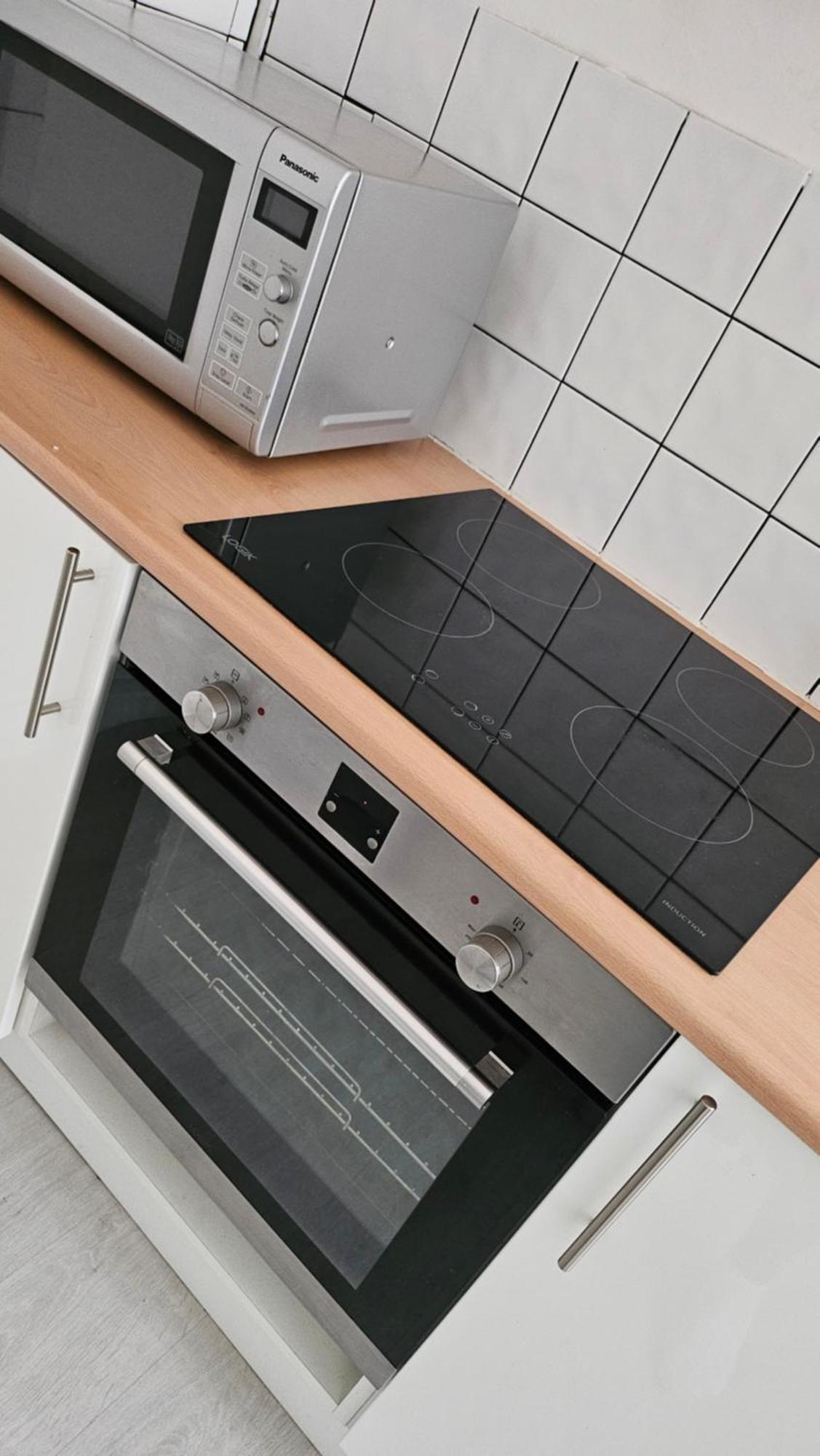3 Bed House Luton London Luton Airport Parking Apartment *