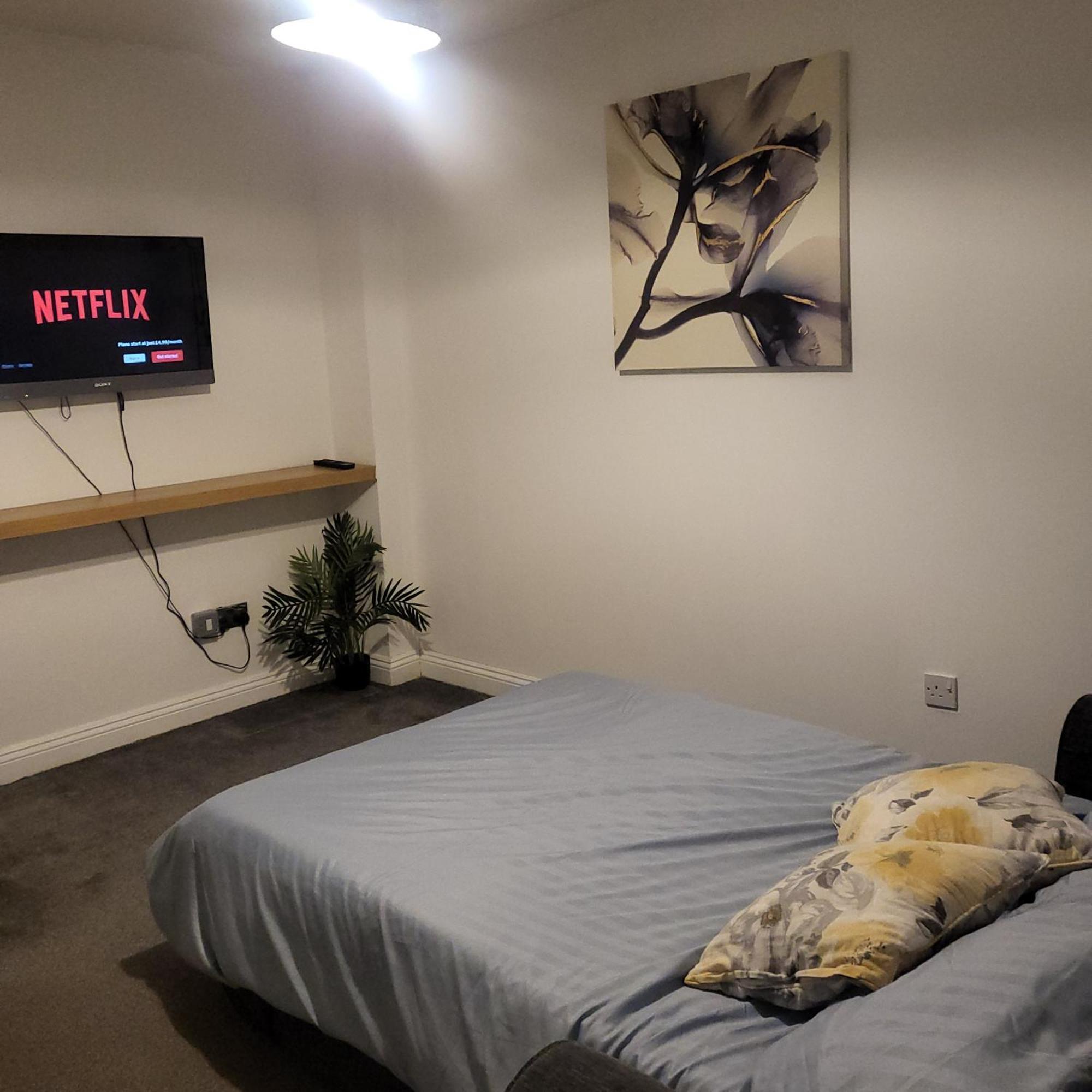 3 Bed House Luton London Luton Airport Parking Apartment Luton (Bedfordshire)